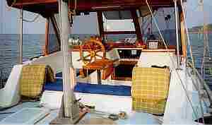 sailing yacht Sousa cockpit.JPG - 15.0 K